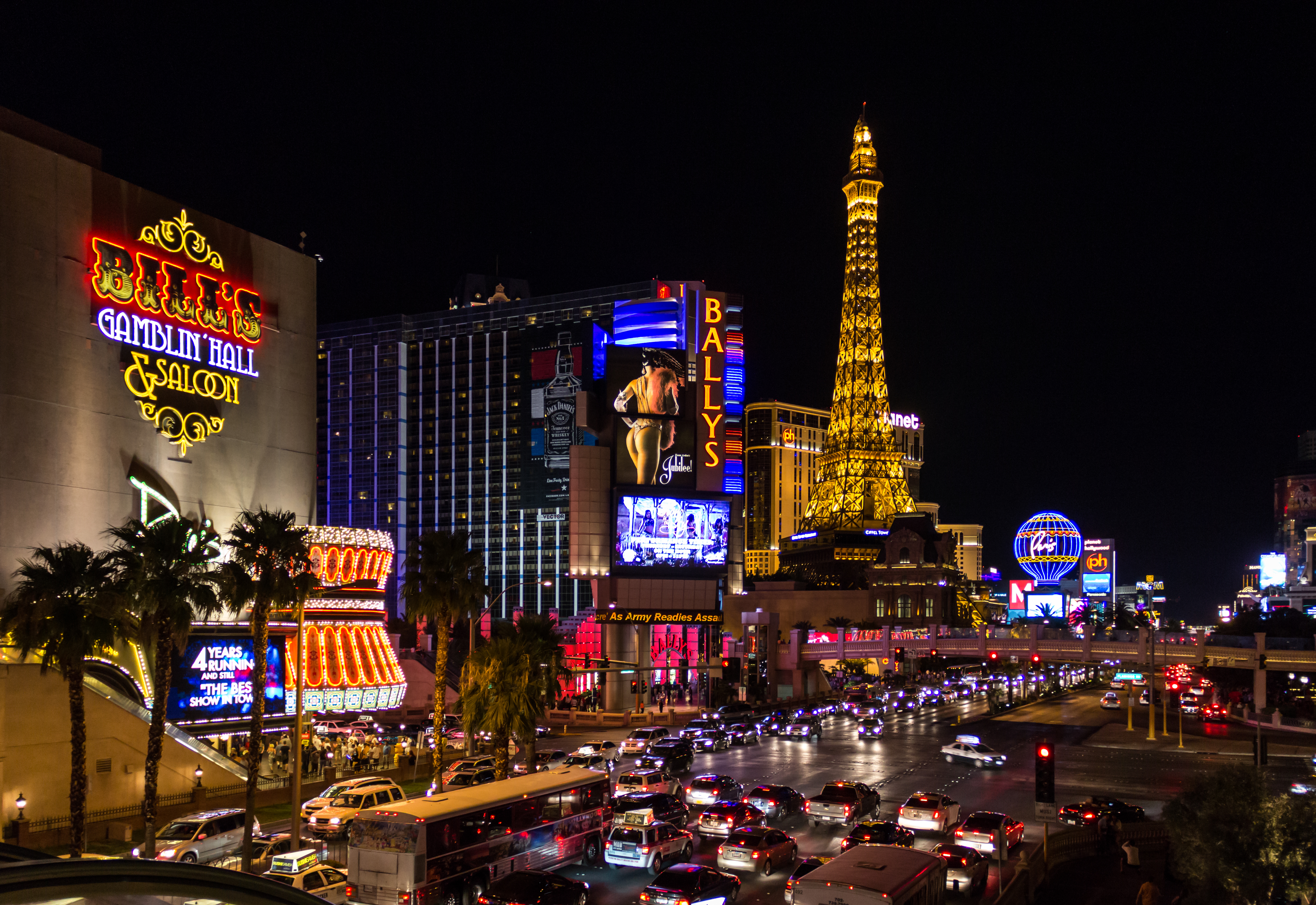 - Navigating the Strip: Unveiling⁣ Insider Tips for Vegas Vacationers